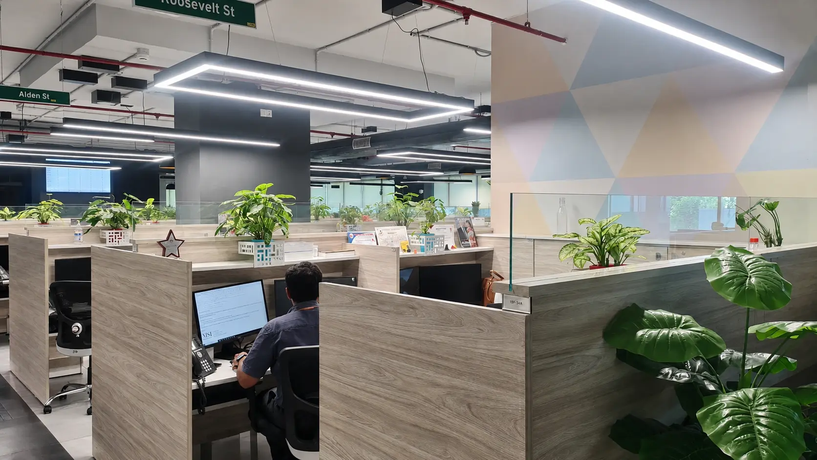Corporate office workstation installation by Amit Industries
